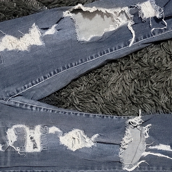 Distressed Jeans - Picture 5 of 5